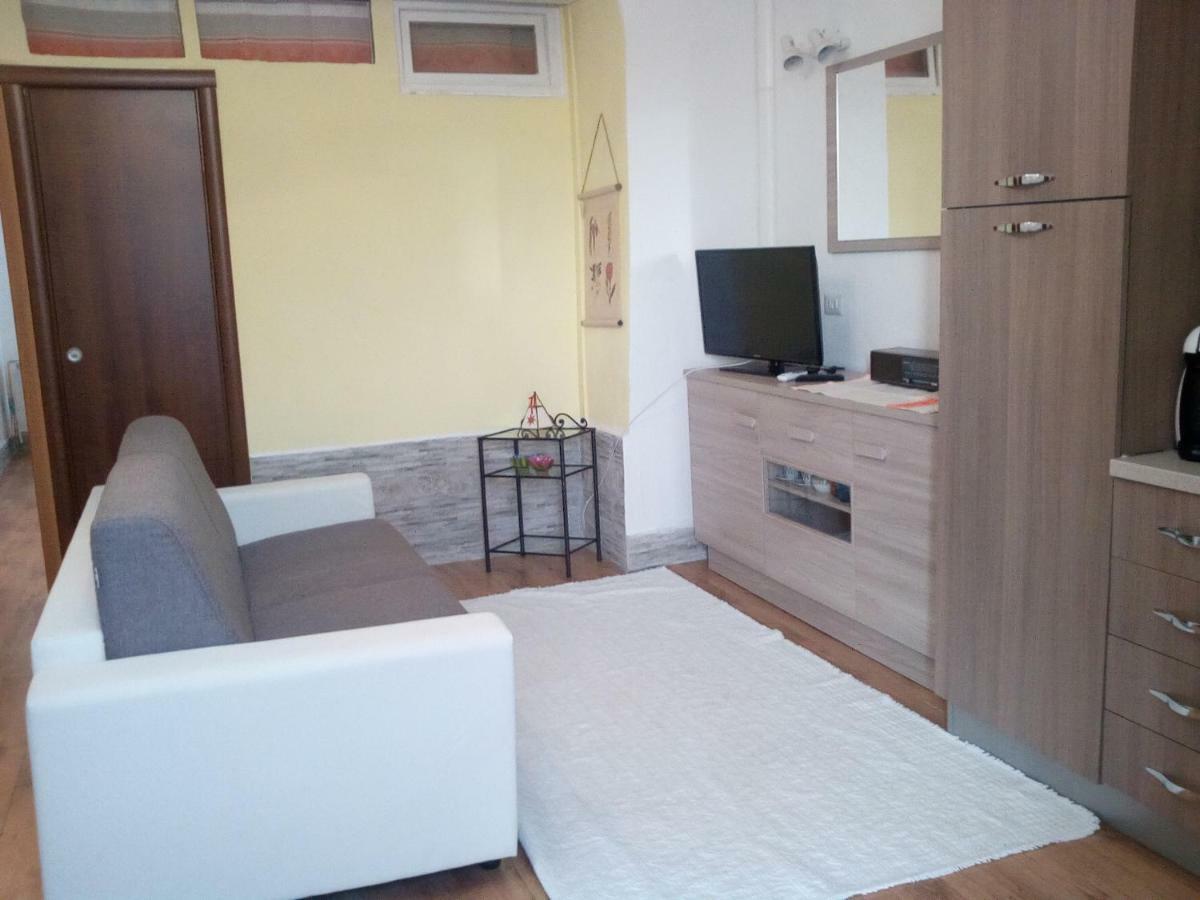 La Piazzetta Hotel Austis Buitenkant foto