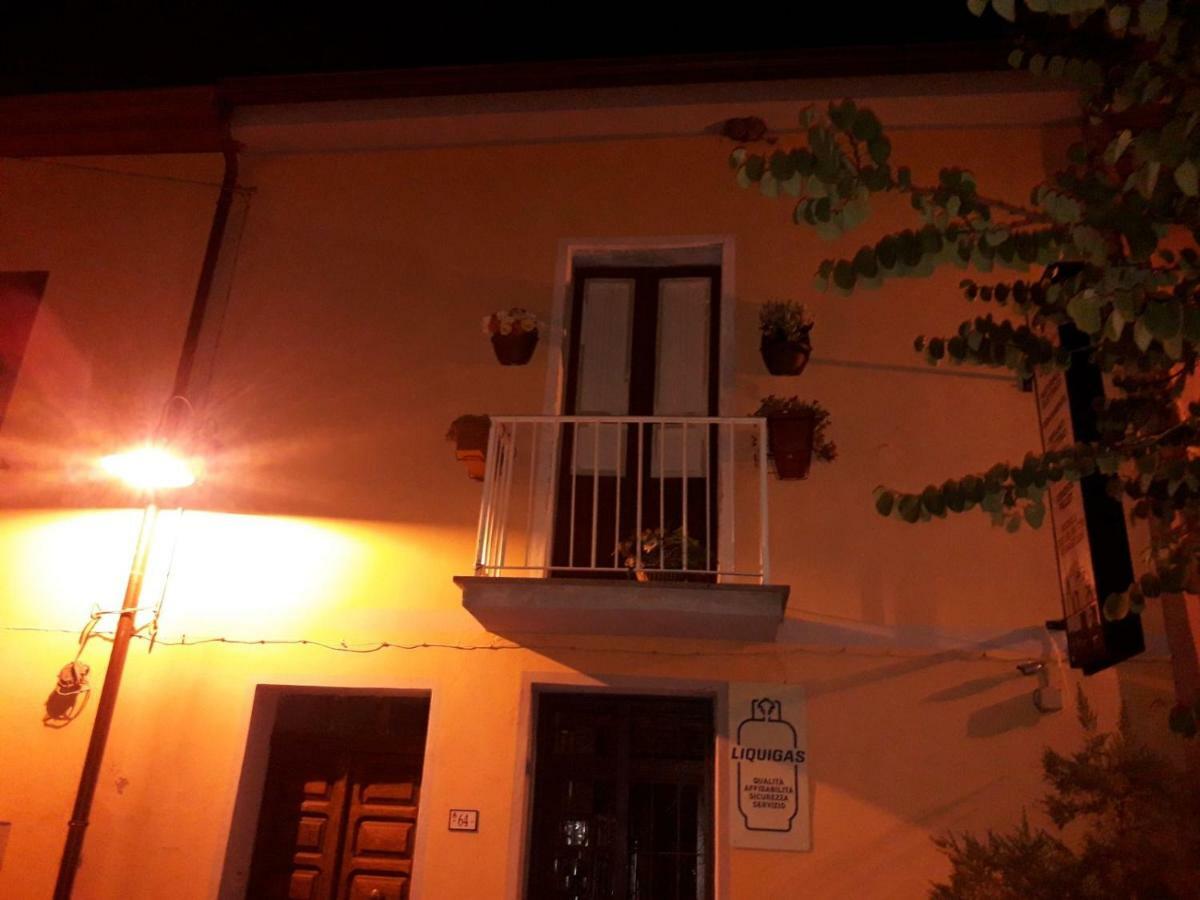 La Piazzetta Hotel Austis Buitenkant foto