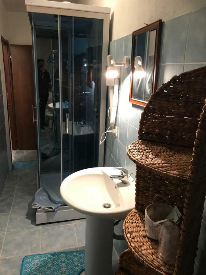 La Piazzetta Hotel Austis Buitenkant foto
