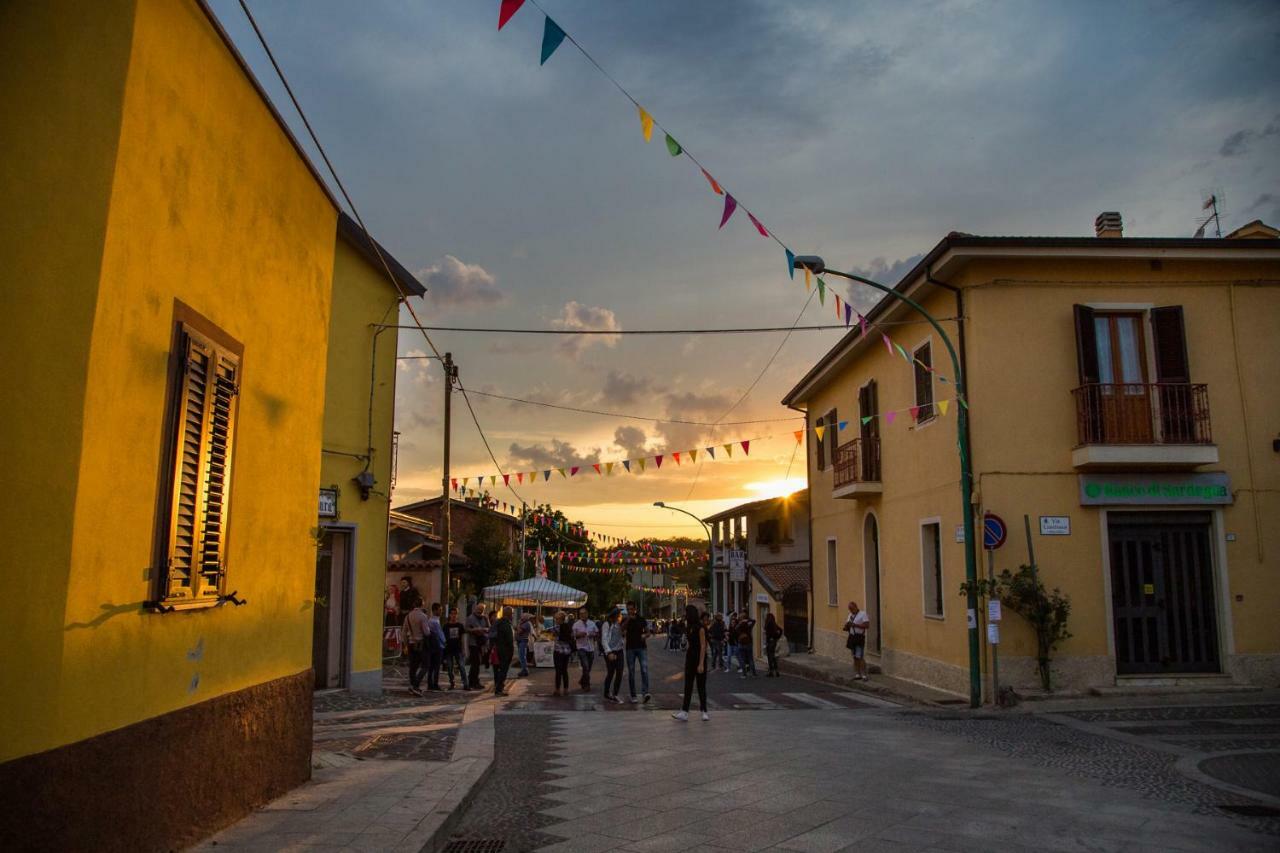 La Piazzetta Hotel Austis Buitenkant foto